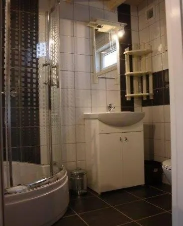 Parterowy Klimatyzowany, Ogrzewany Z Jacuzzi Na Terenie Osrodka- U Staszka Chalet Rusinowo (Slawno)